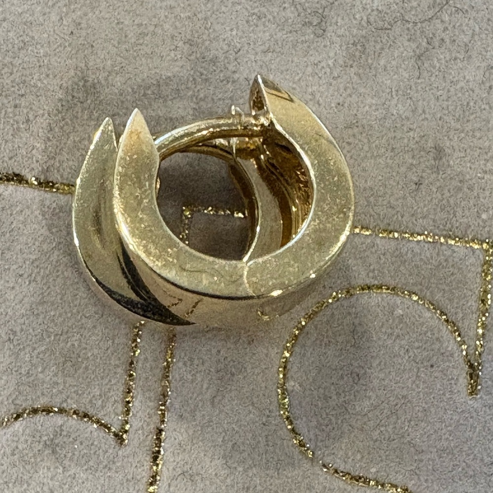 Gold vermeil Chunky Hoop Earrings with Hinged Closure